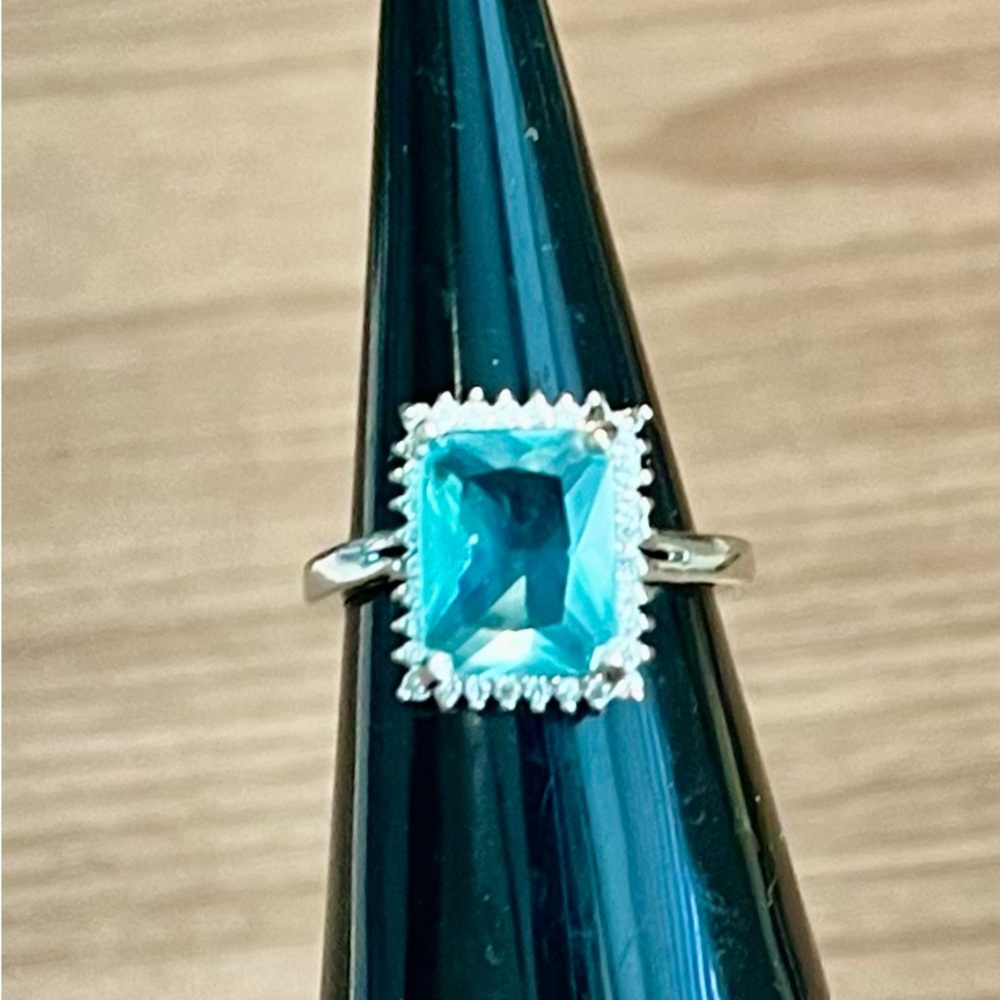 Elegant Silver Blue Gemstone Ring